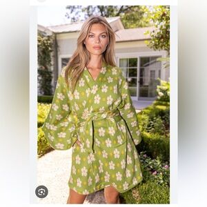 la vie style house Green Knit Daisy Mini Wrap